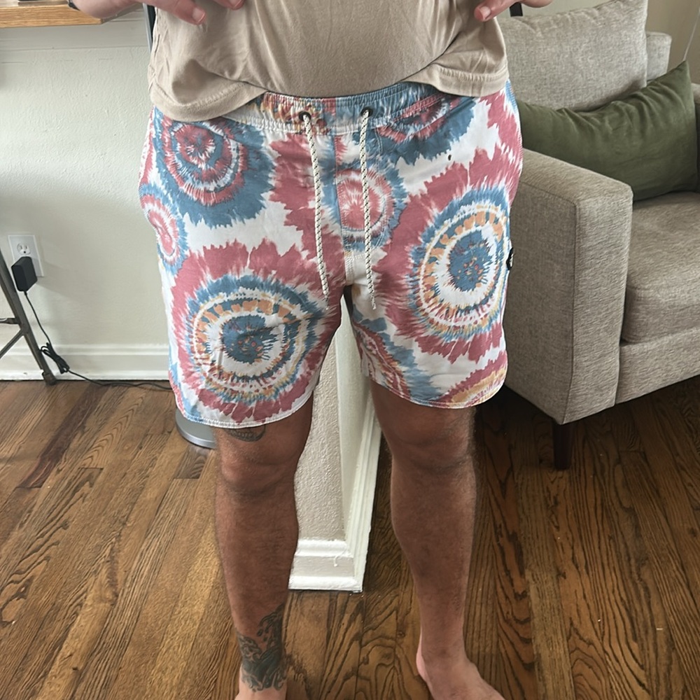 VISSLA Men’s Blue and Red Board Shorts Swimwear